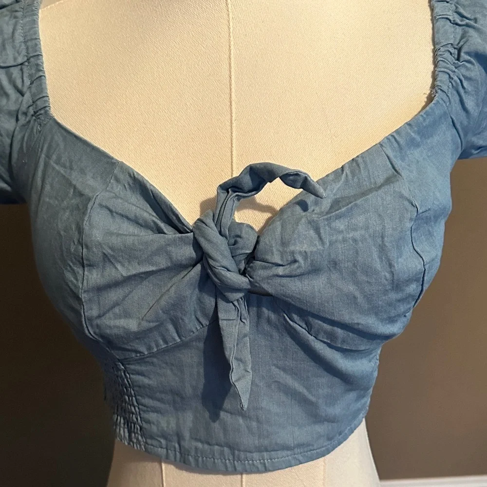 Unique Vintage Chambray Blue Puff Sleeve Tie-Front Crop Top Size L - Picture 2 of 5